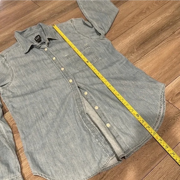 GAP denim perfect shirt. - Picture 8 of 10